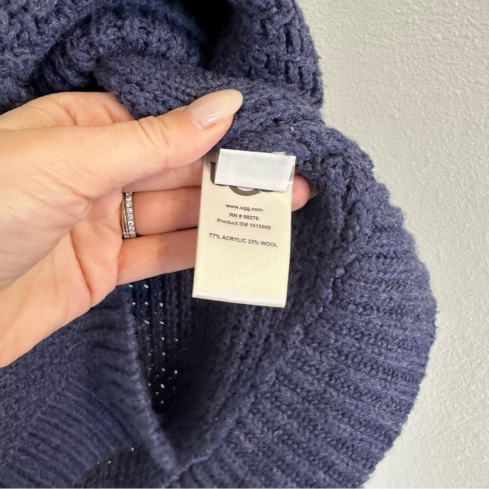 UGG Maribeth Poncho Knit Sweater Buttoned Dark Blue Wool Blend Size XS/S Women’s - Picture 13 of 13